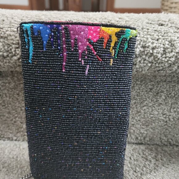 Mary Frances Bleeding Heart Beaded Crossbody Phone Bag - Picture 2 of 5